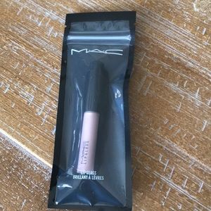 MAC Lipglass in Oyster Girl